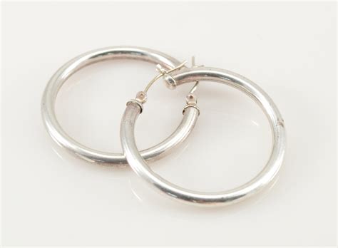 4.6g Solid Silver Medium Size Hoop Sterling Earrings Tested Sterling ...