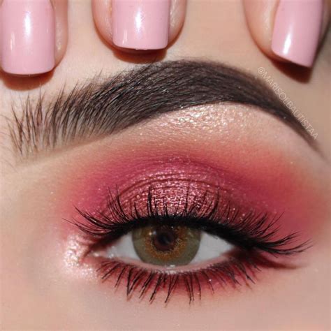 😱Burgundy Makeup Look🔥😍 Would you Wear it? 👍🏼Yes or 👎🏼No • • Brows- @benefitcosmetics precisely ...