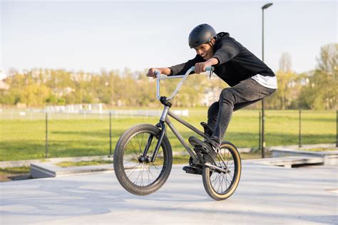 10 Easy BMX Tricks for Beginners - The-House