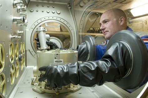 Space in Images - 2009 - 05 - Astronaut training facilities