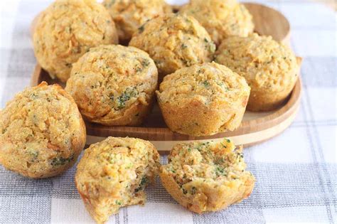 Easy Veggie Muffins (with Broccoli and Carrots!) - Yummy Toddler Food