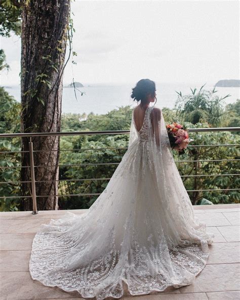 Look at this beautiful moment captured of our Costa Rica bride. How ...