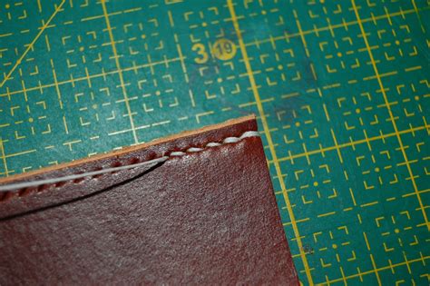 Andersen leather : Starting and finishing the saddle stitch - An overlooked part of sewing