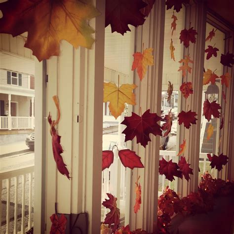 10+ Window Decorations For Fall - DECOOMO