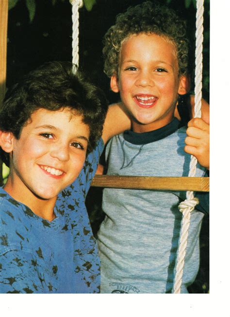 A young Ben Savage with his brother Fred Savage. : r/boymeetsworld