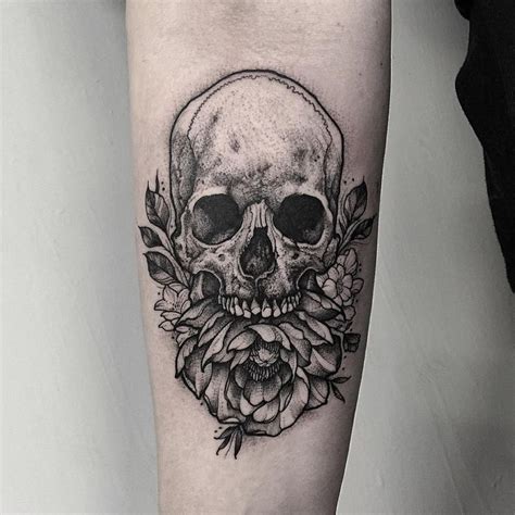 T H O M A S B A T E S on Instagram: “Skull with peony and small ...