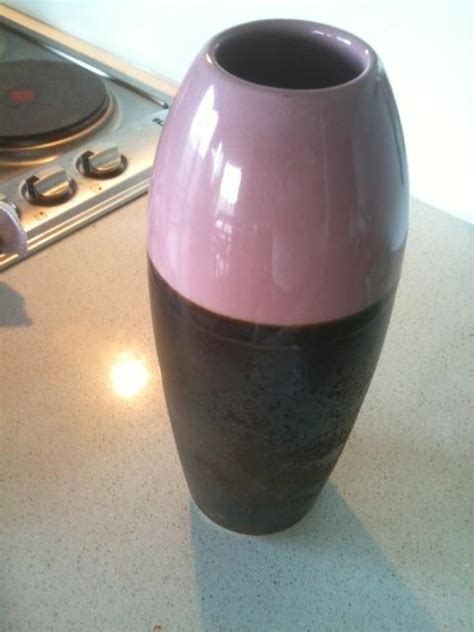 heat - Ceramic vase filled with boiling water makes a sound. Why ...