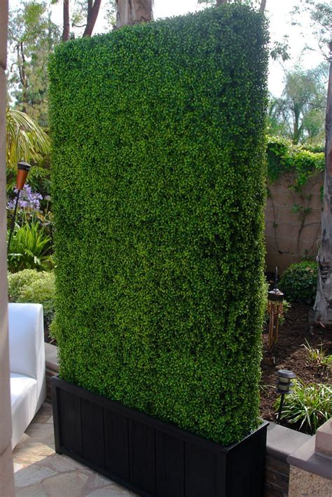 20 Fascinating Garden Fence Ideas to Add Privacy for Your Home - Talkdecor | Vertical garden ...