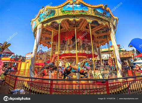 Pier 39 Carousel – Stock Editorial Photo © bennymarty #141425734