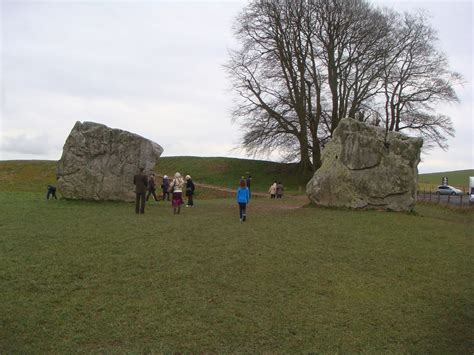 The Gecko Girl » Blog Archive » Avebury stone circle