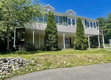 East Longmeadow, MA Real Estate - East Longmeadow Homes for Sale | realtor.com®