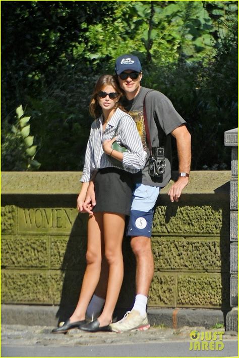 Photo: kaia gerber jacob elordi pda in new york city 06 | Photo 4620252 | Just Jared