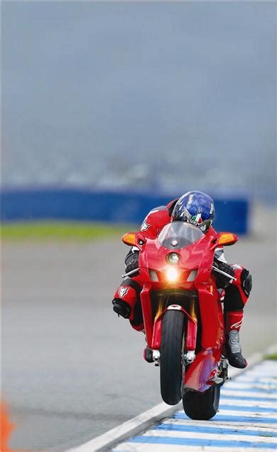 Road Test: Ducati 999R | Visordown