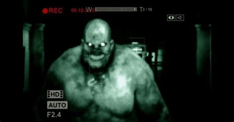 Chris Walker in Outlast