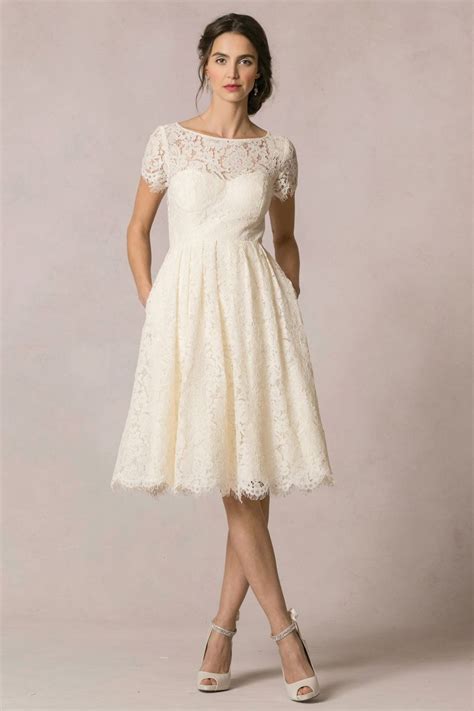 Lace Dresses for A Wedding - Informal Wedding Dresses for Older Brides ...