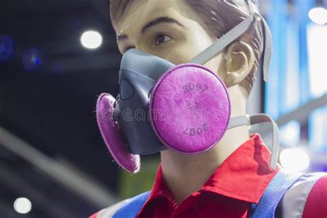 A gas filter mask stock photo. Image of lung, oxygen - 113267028