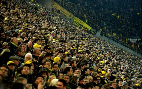 Soccer Blog | Dortmund fans exemplary example