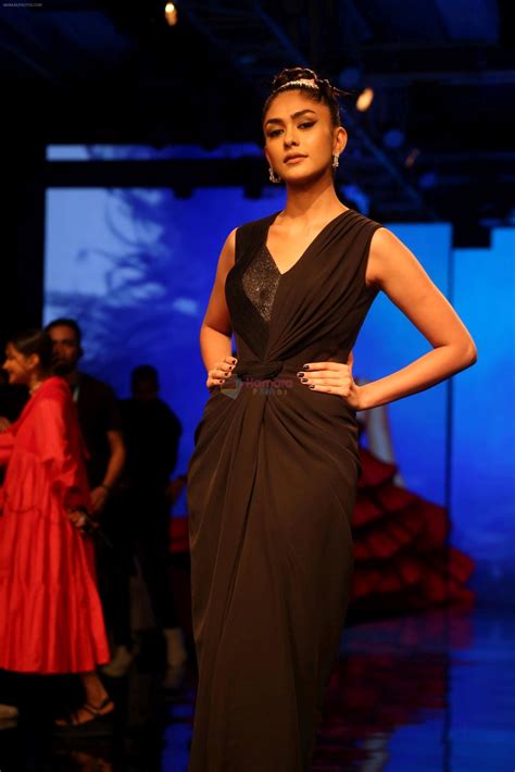 Mrunal Thakur at Lakme Fashion Week 2019 on 21st Aug 2019 / Mrunal Thakur - Bollywood Photos