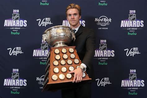 Connor McDavid Wins Hart, Lindsay Trophies - The Copper & Blue