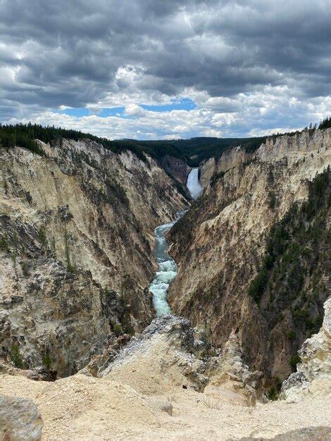 Premium Photo | Yellowstone river canyon