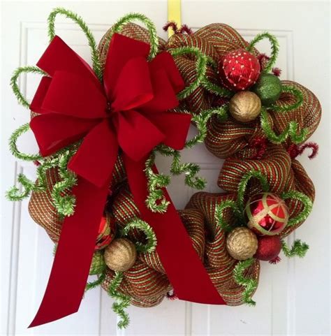 Christmas wreaths decorating ideas with ribbons and bows