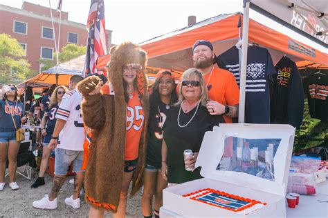 Tailgreeter - Commanders at Bears Chicago Bears Tailgating Club 2200 South Wabash Chicago ...