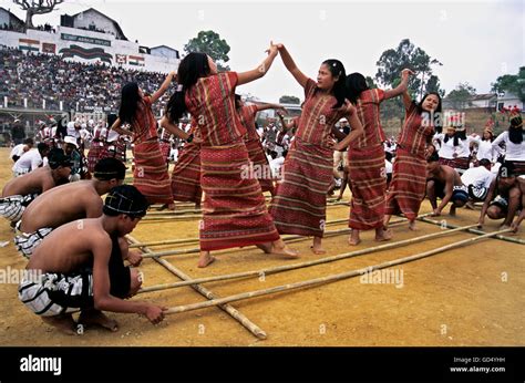 Mizoram dance hi-res stock photography and images - Alamy