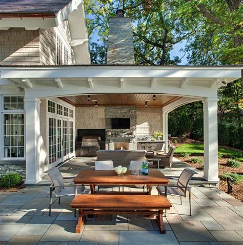 44 Traditional outdoor patio designs to capture your imagination