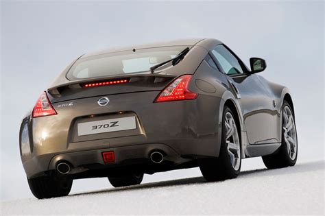 Nissan 370Z - 🚗 car technical specifications