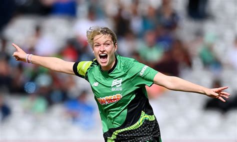 Lauren Bell appeals for a wicket off her first ball | ESPNcricinfo.com