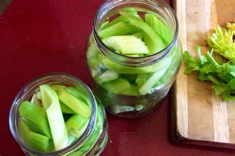 How to make gordon ramsay's quick sweet pickled celery - B+C Guides