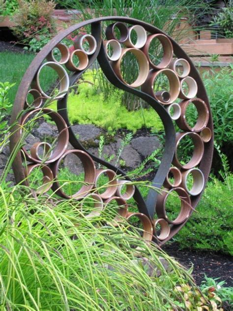 19 Creative DIY Rusted Metal Projects To Beautify Your Yard