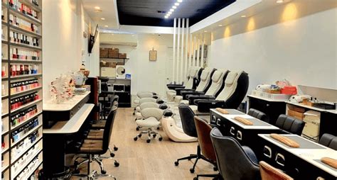 15 Inspiring Nail Salon Design Ideas for 2025 to Elevate Your Space | zolmi.com