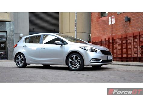 Kia Cerato Review: 2013 Kia Cerato Hatch