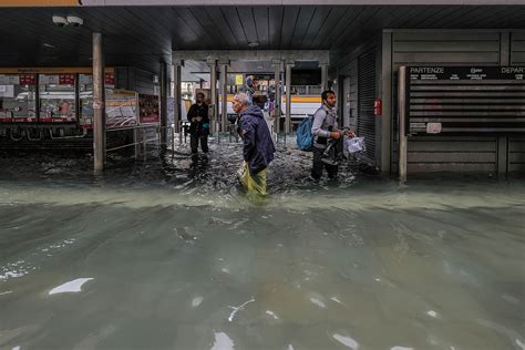 Venice experiencing worst floods in 50 years