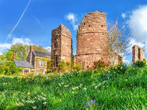 Wilton Castle in Ross-on-Wye goes on the market | Daily Mail Online