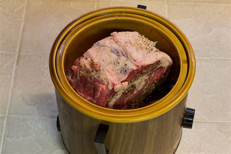 How to Cook a Prime Rib Roast in a Crock-Pot With Vegetables | Cooking prime rib roast, Rib ...