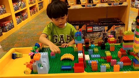 MAINAN ANAK | MAIN LEGO DI PLAZA SENAYAN - YouTube