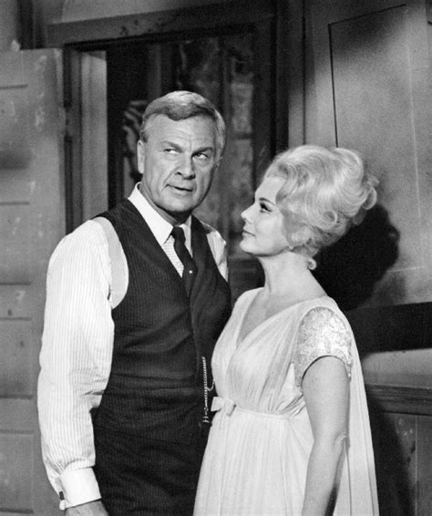 File:Eddie Albert and Eva Gabor Green Acres 1965.JPG - Wikimedia Commons