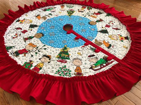 Handmade large Christmas tree skirt with pre-quilted Peanuts print ...