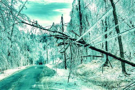 15 YEARS AGO: Deadly Ice Storm Wreaks Havoc in KY