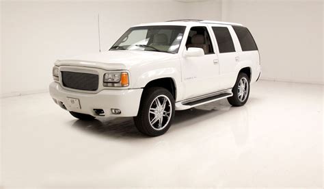 1999 Cadillac Escalade | Classic Auto Mall