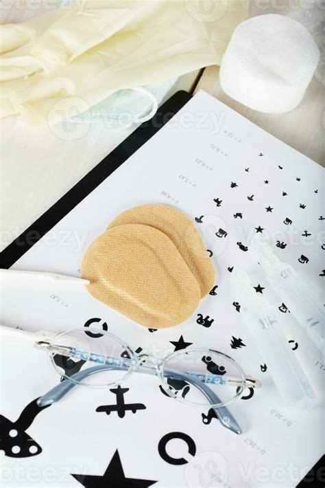 Eye pad for correcting crossed eyes. 24989422 Stock Photo at Vecteezy