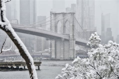 The Brooklyn Bridge in Winter | Brooklyn Bridge Snow Photos