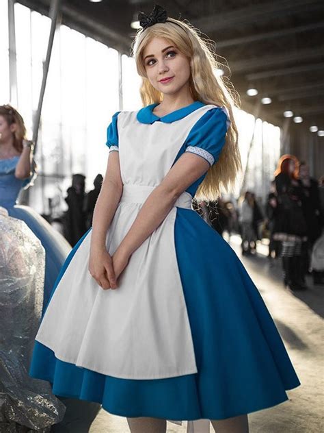 ALICE IN WONDERLAND disney cosplay