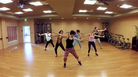 Hip Hop Toning Zumba Routine to "Light it Up" by Major Lazer, Nyla - YouTube