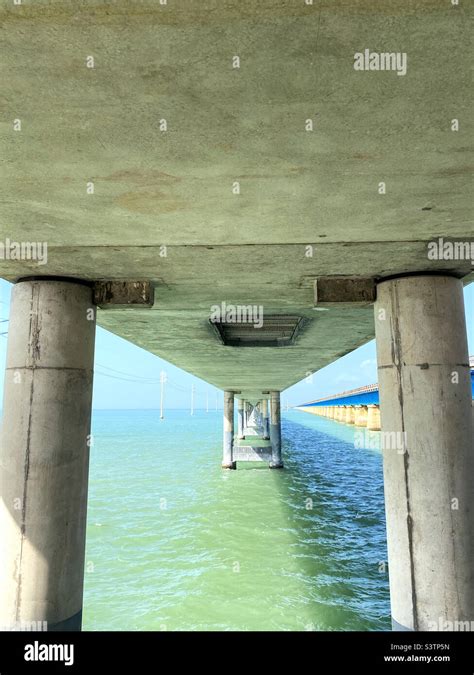 Seven Mile Bridge, Marathon, Florida Stock Photo - Alamy