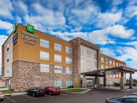 Affordable Hotel in Rice Lake, WI | Holiday Inn Express & Suites Rice Lake