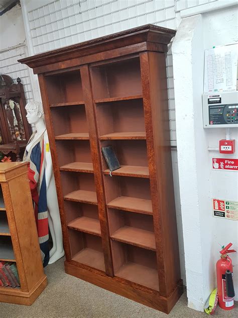 Walnut Bookcase | 725682 | Sellingantiques.co.uk