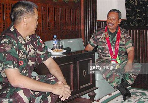 Malaysian Military Ranks Photos and Premium High Res Pictures - Getty ...